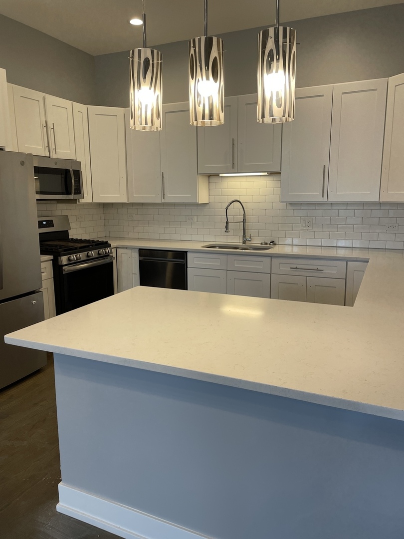 2233 W Washington Boulevard W Unit: G