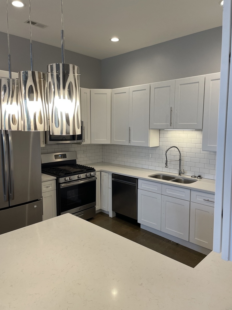 2233 W Washington Boulevard W Unit: G