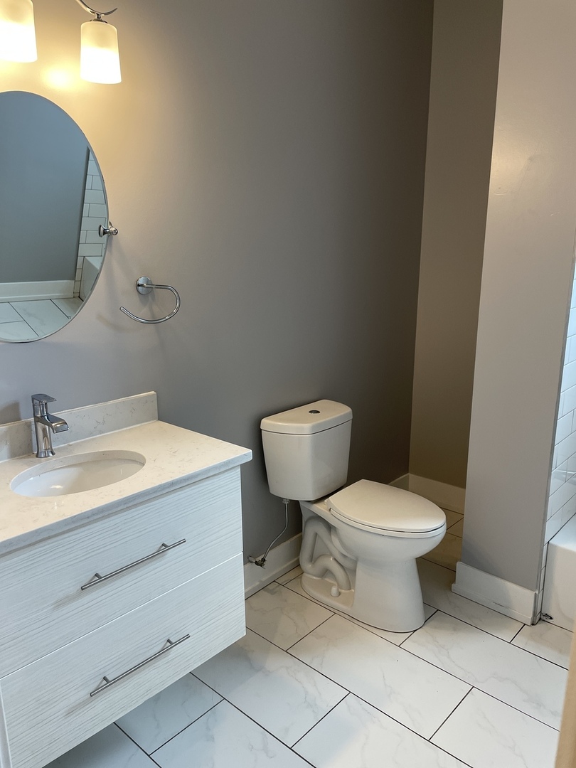 2233 W Washington Boulevard W Unit: G