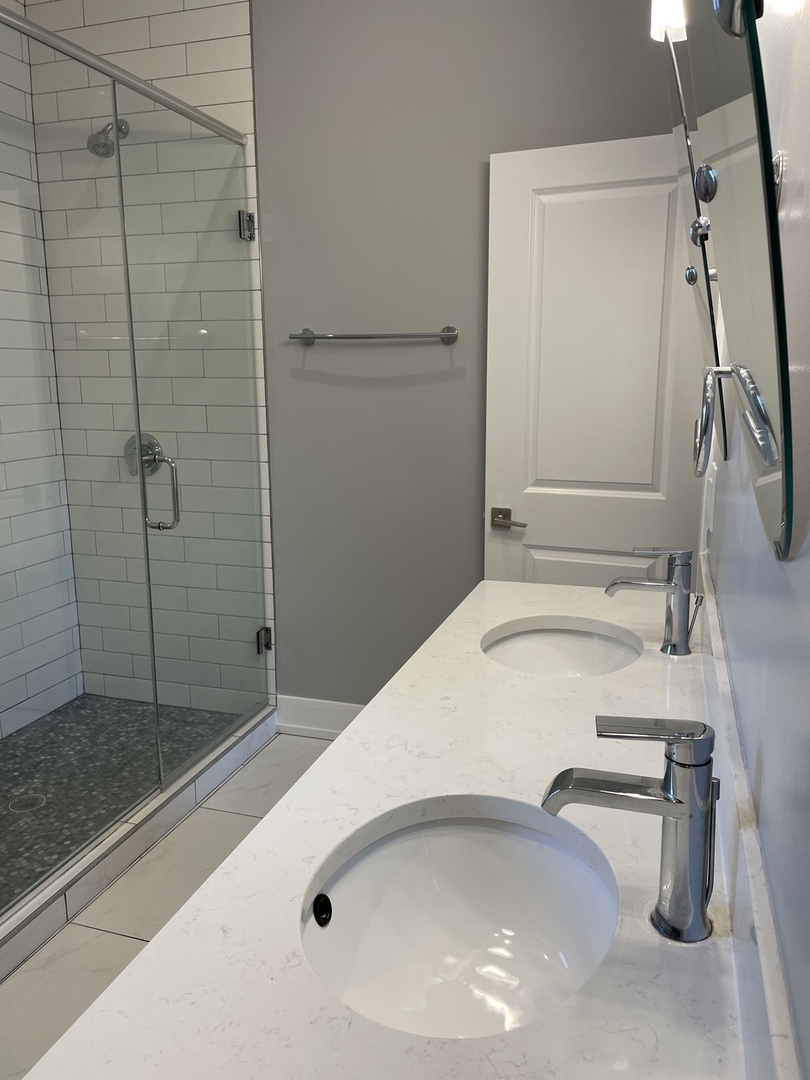 2233 W Washington Boulevard W Unit: G