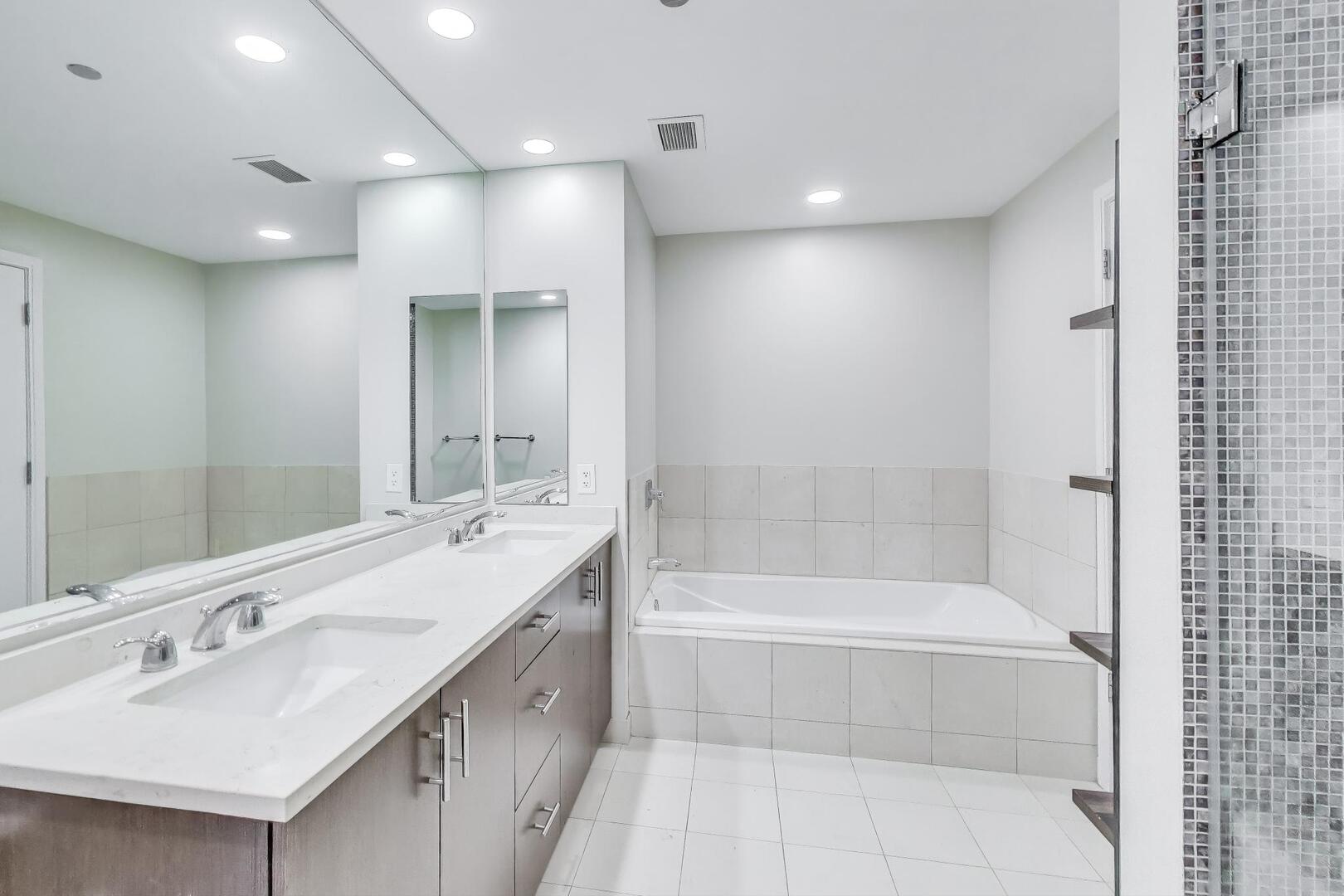 60 E Monroe Street Unit: 5103