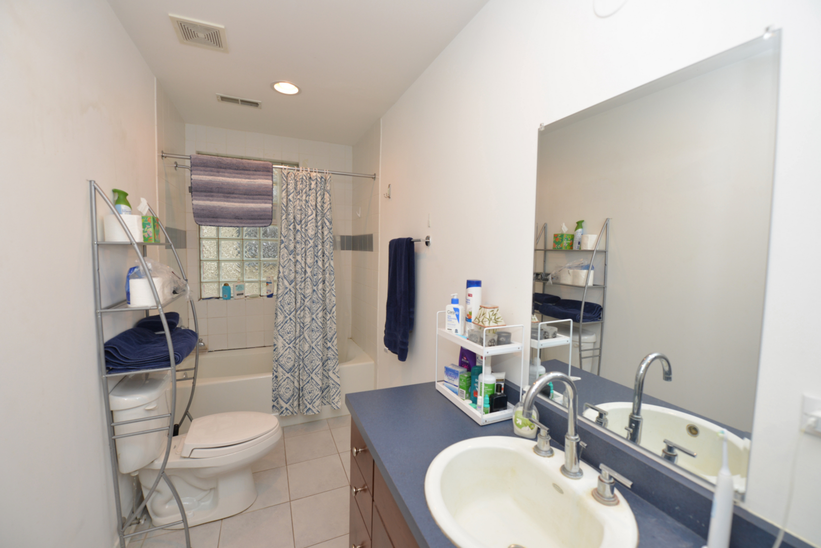 1623 W Wolfram Street Unit: 1