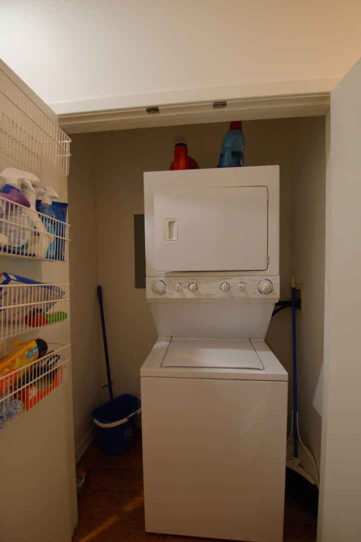 1623 W Wolfram Street Unit: 1