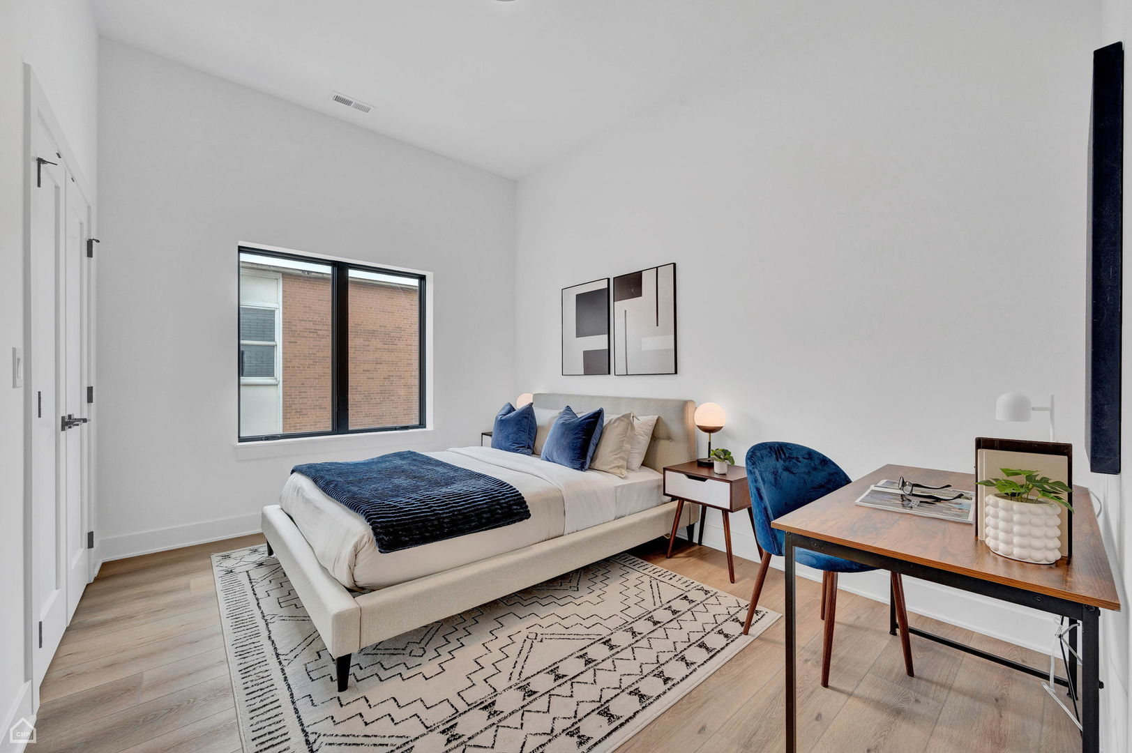 1625 W 13 Street Unit: 200