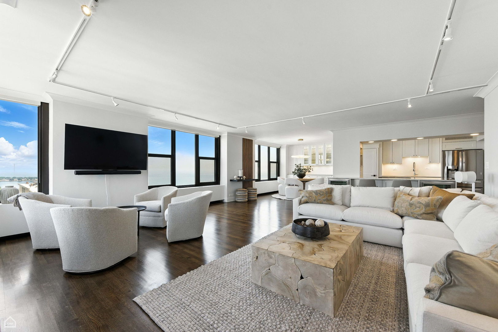 3150 N Lake Shore Drive Unit: 29F