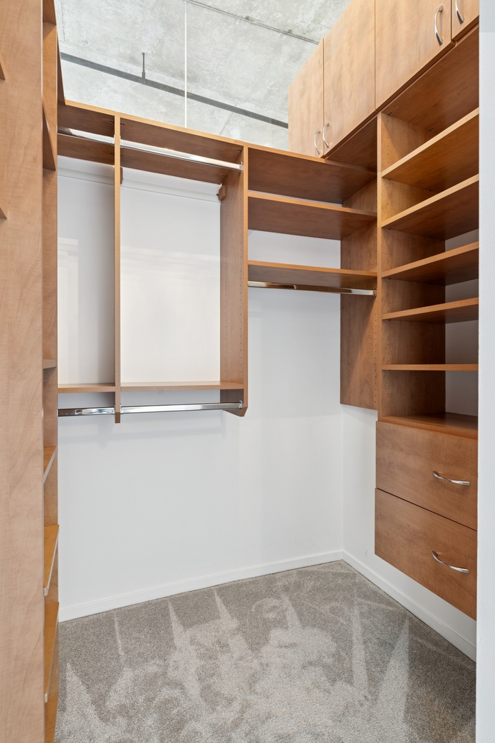 6 S Laflin Street Unit: 607