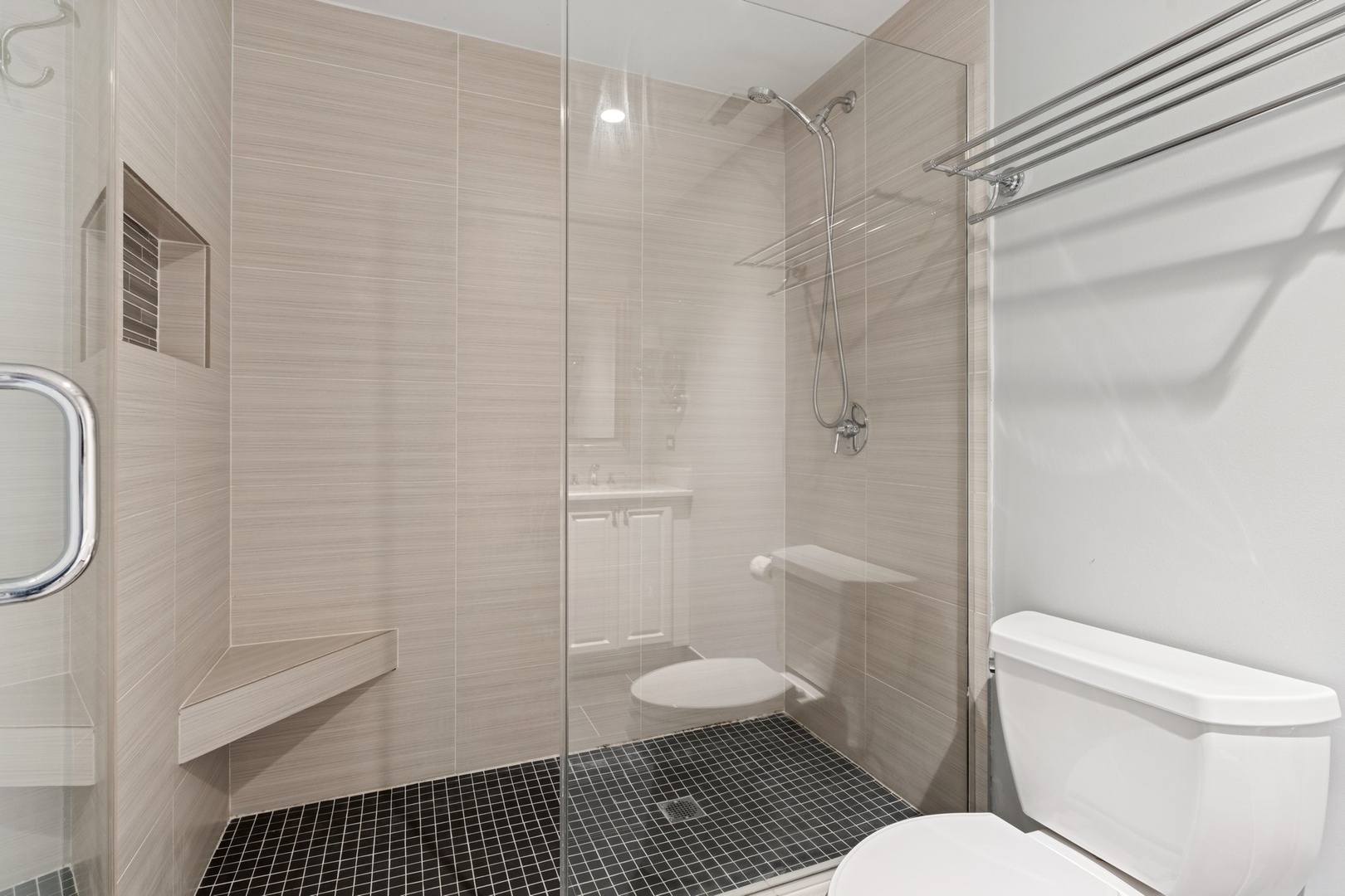 6 S Laflin Street Unit: 607