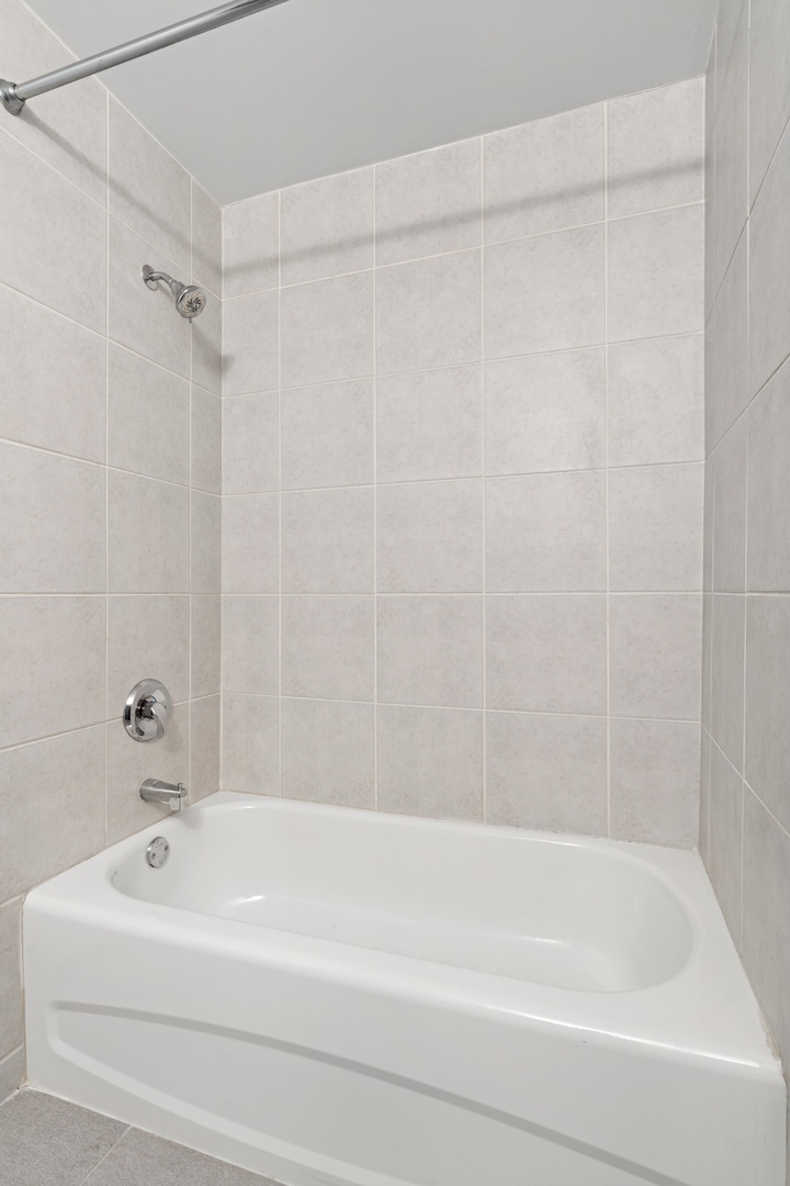 6 S Laflin Street Unit: 607