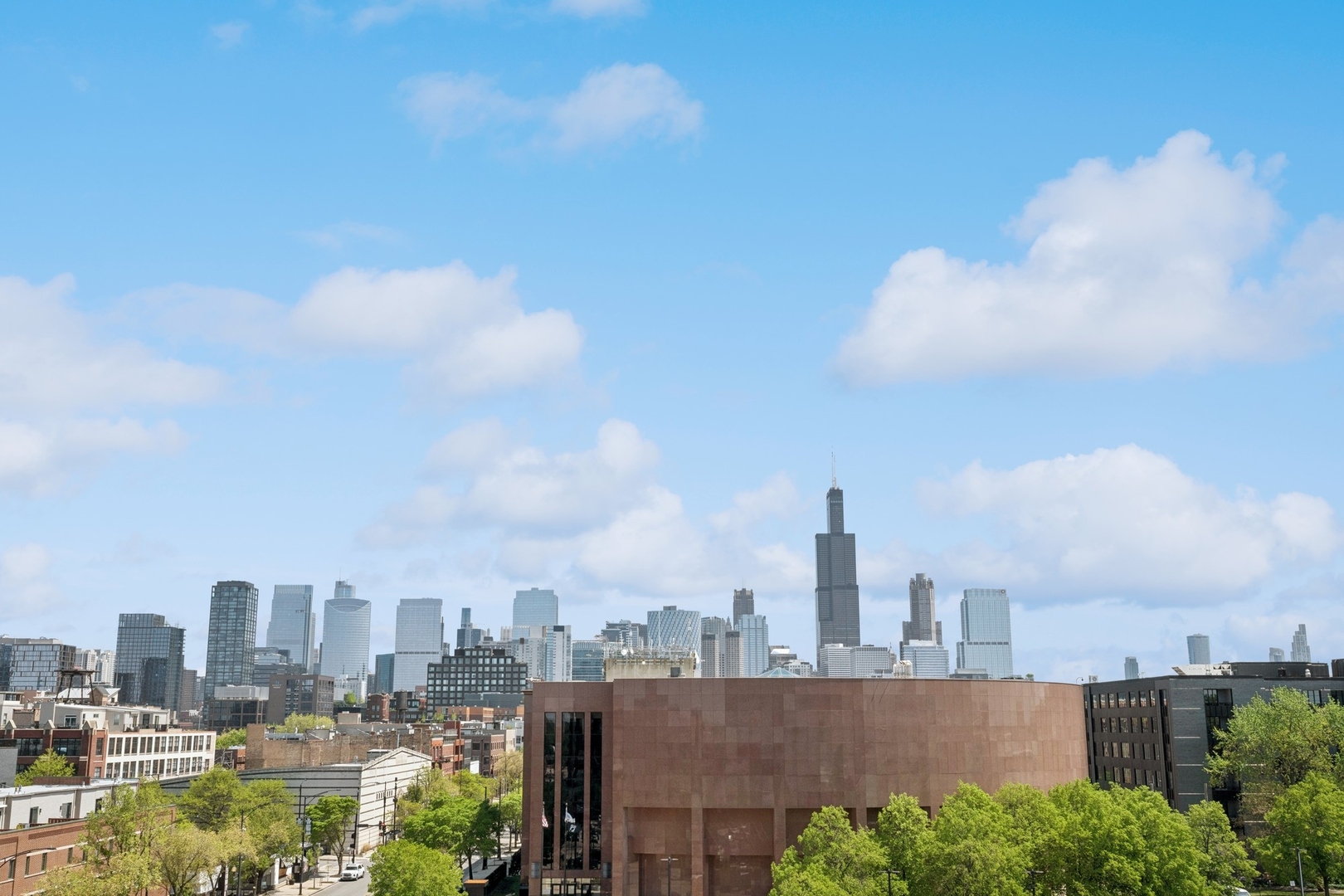 6 S Laflin Street Unit: 607