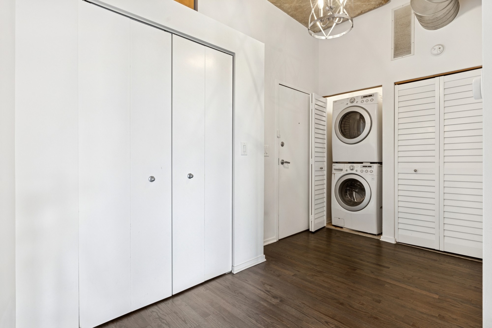 6 S Laflin Street Unit: 607