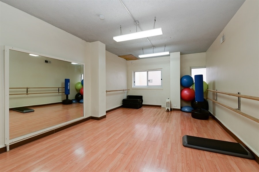 5555 N Sheridan Road Unit: 1506