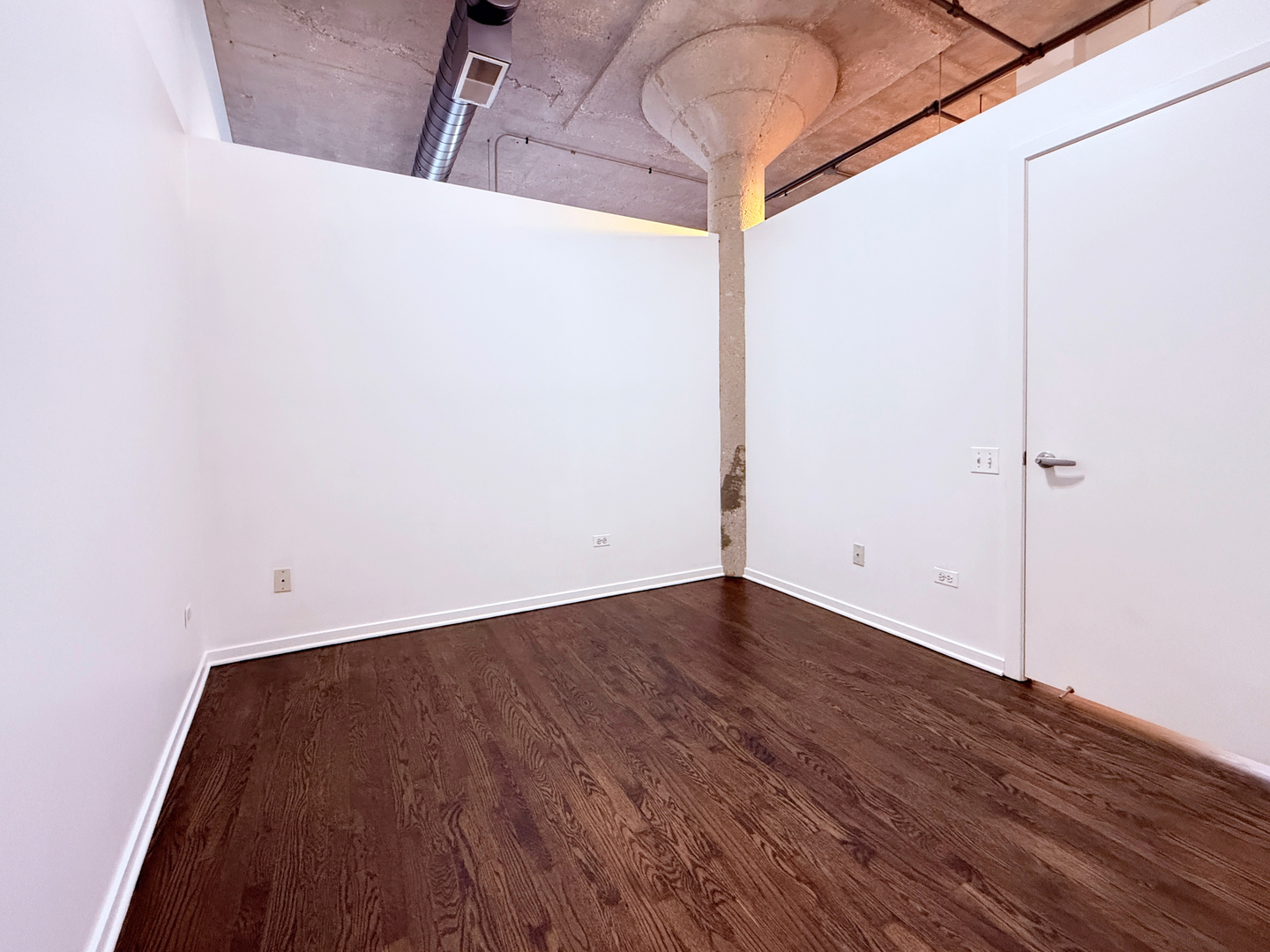 900 N KINGSBURY Street Unit: 835