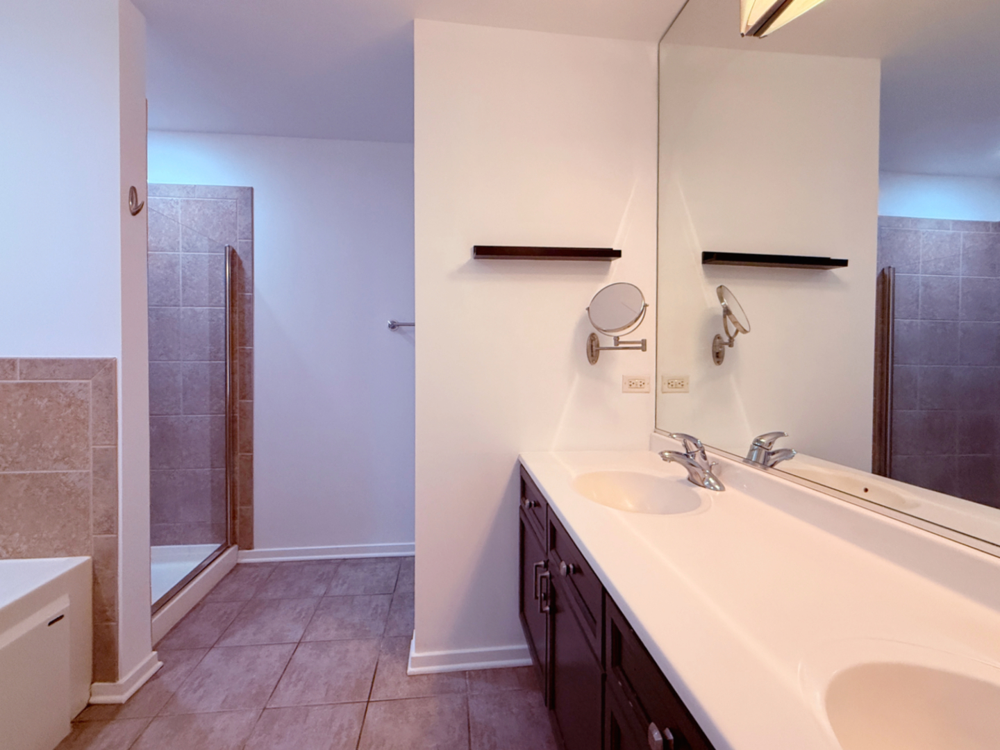 900 N KINGSBURY Street Unit: 835