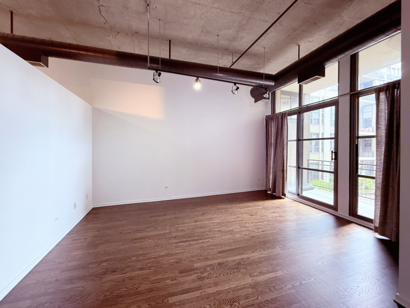 900 N KINGSBURY Street Unit: 835