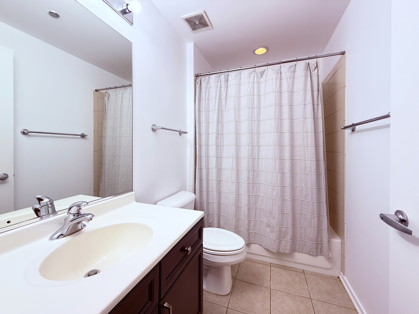 900 N KINGSBURY Street Unit: 835