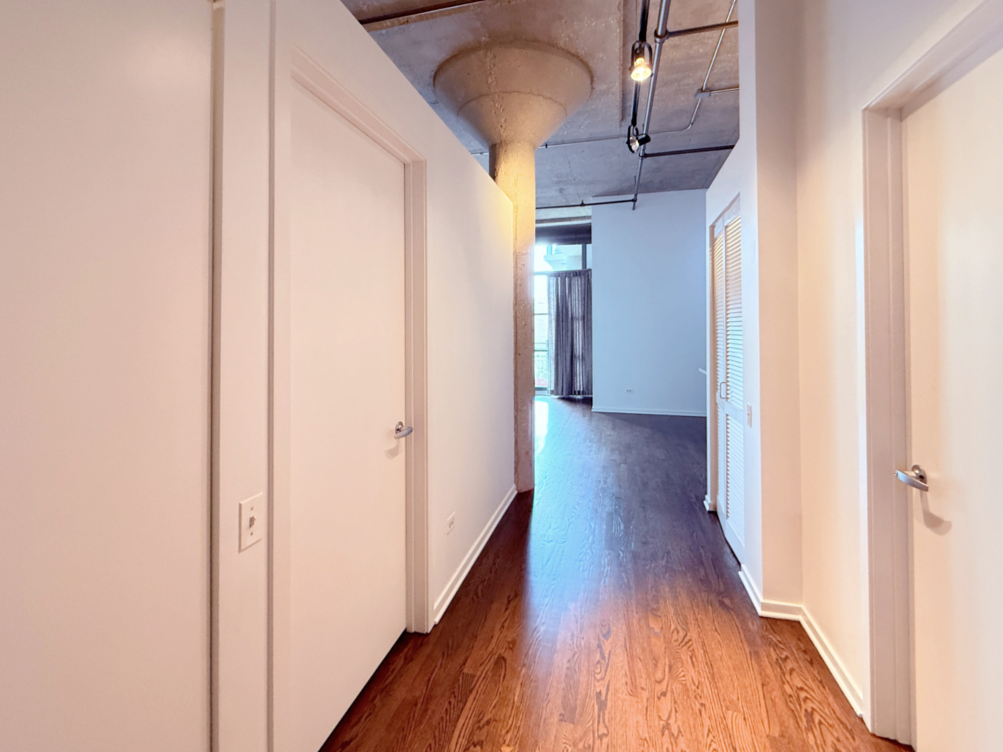900 N KINGSBURY Street Unit: 835
