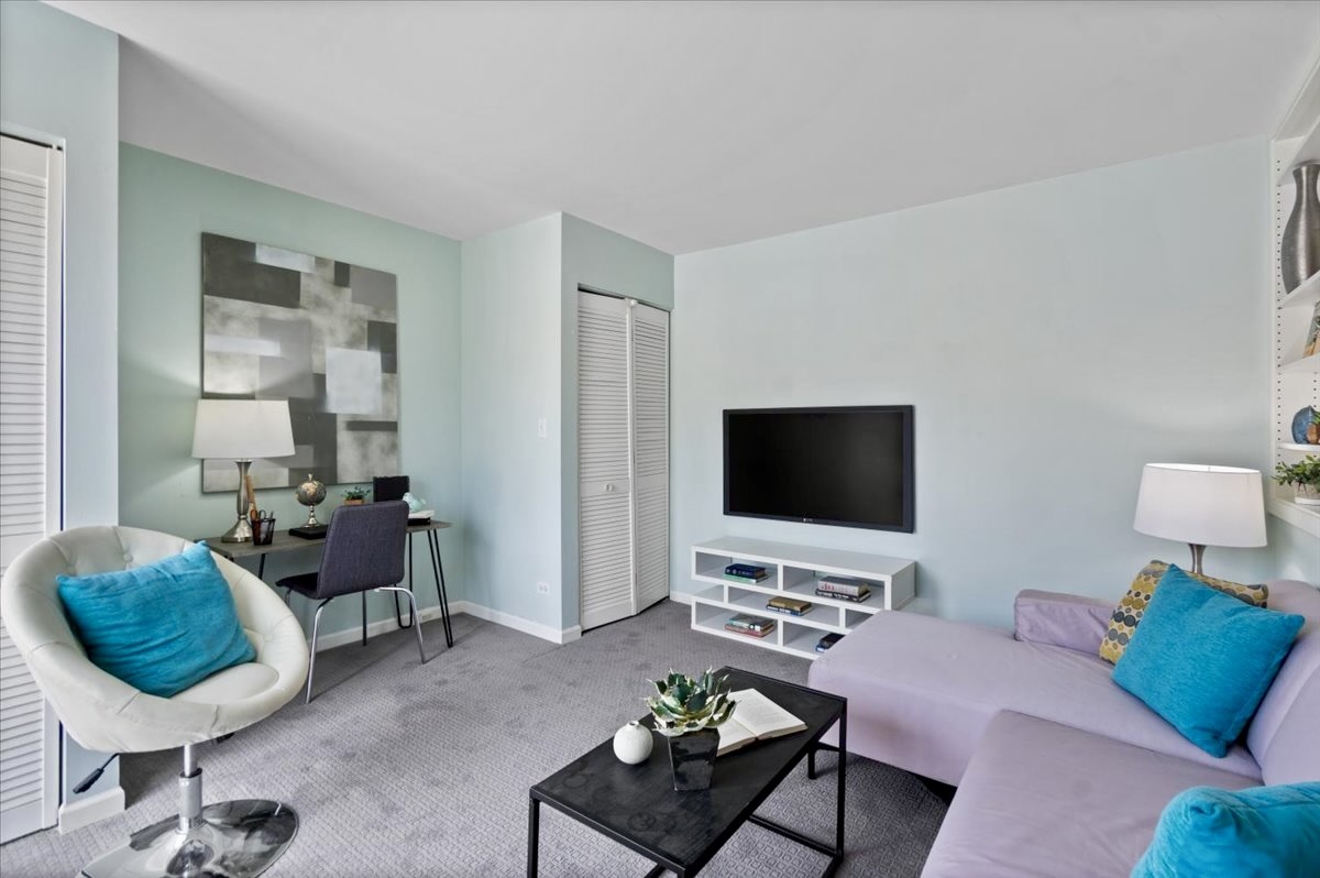 1816 N Rockwell Street Unit: C
