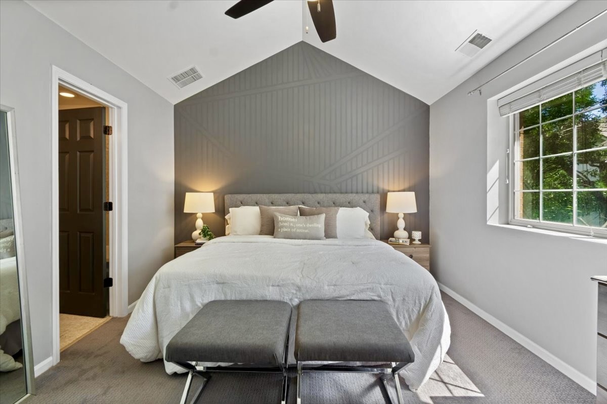 1816 N Rockwell Street Unit: C