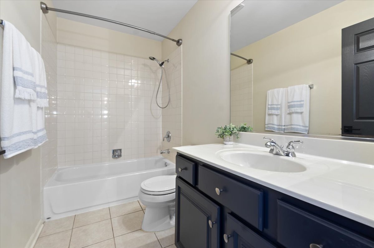 1816 N Rockwell Street Unit: C