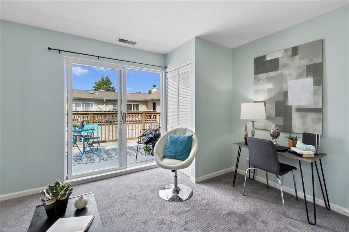 1816 N Rockwell Street Unit: C