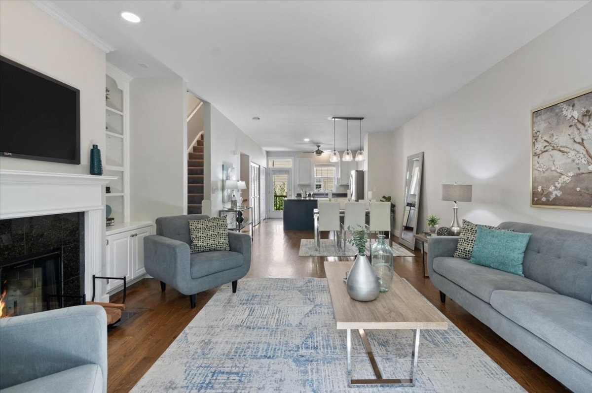 1816 N Rockwell Street Unit: C