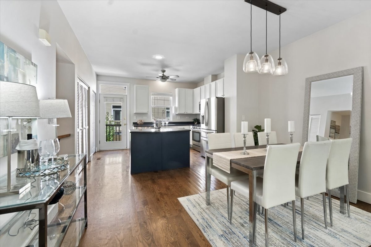 1816 N Rockwell Street Unit: C