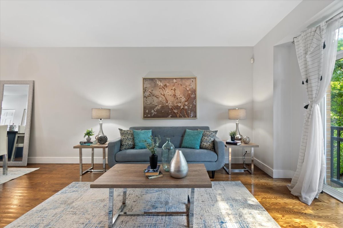 1816 N Rockwell Street Unit: C