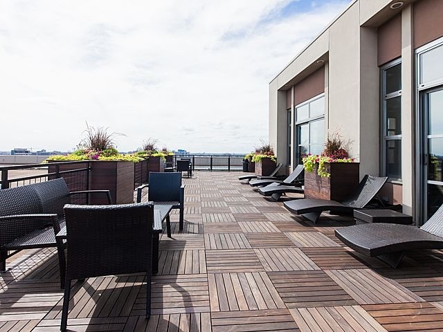 900 N KINGSBURY Street Unit: 777