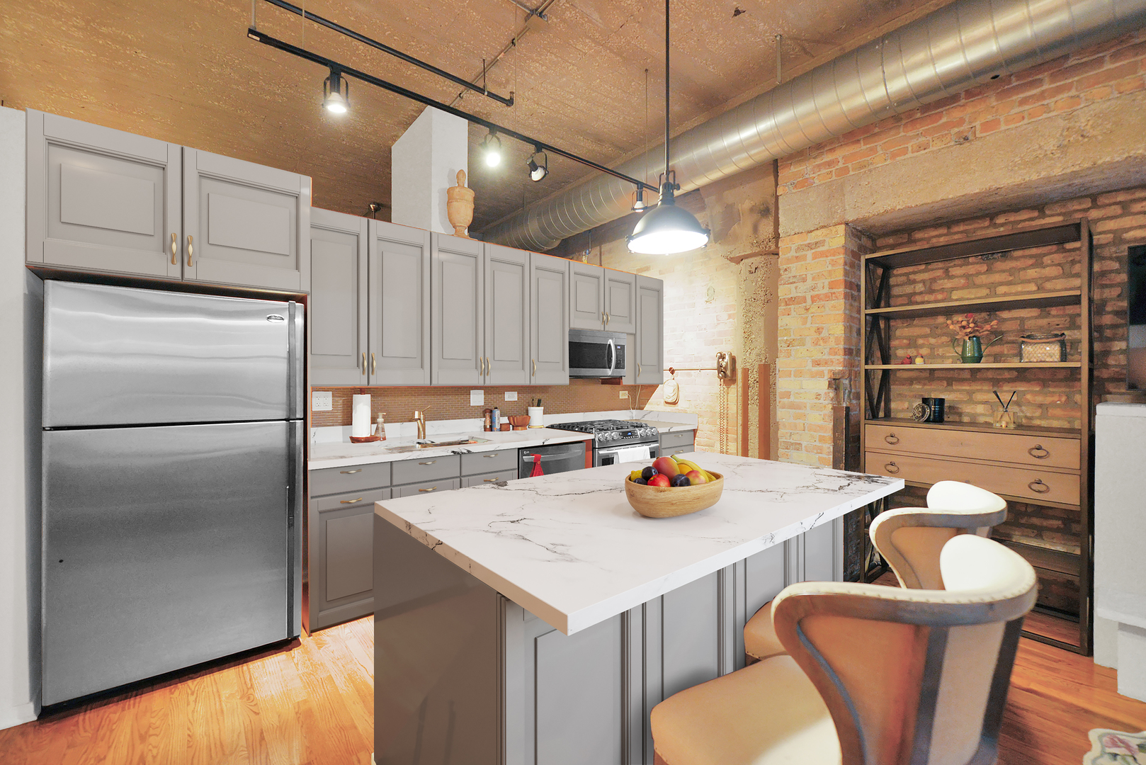 900 N KINGSBURY Street Unit: 777