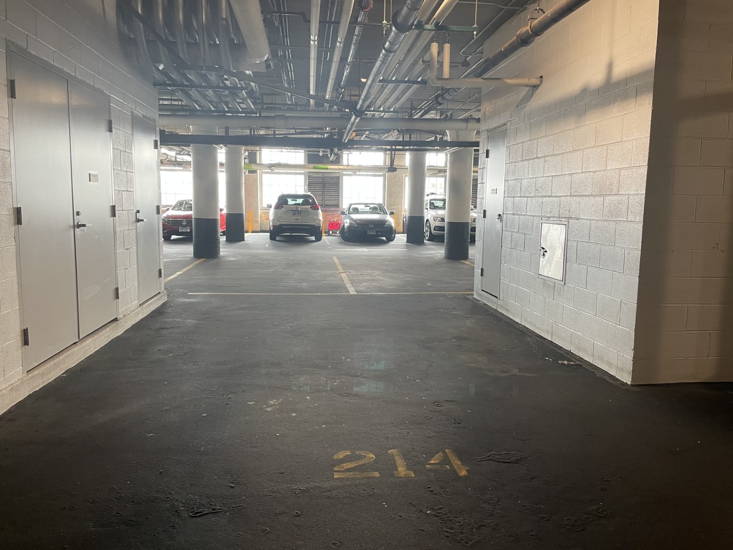 900 N KINGSBURY Street Unit: 777