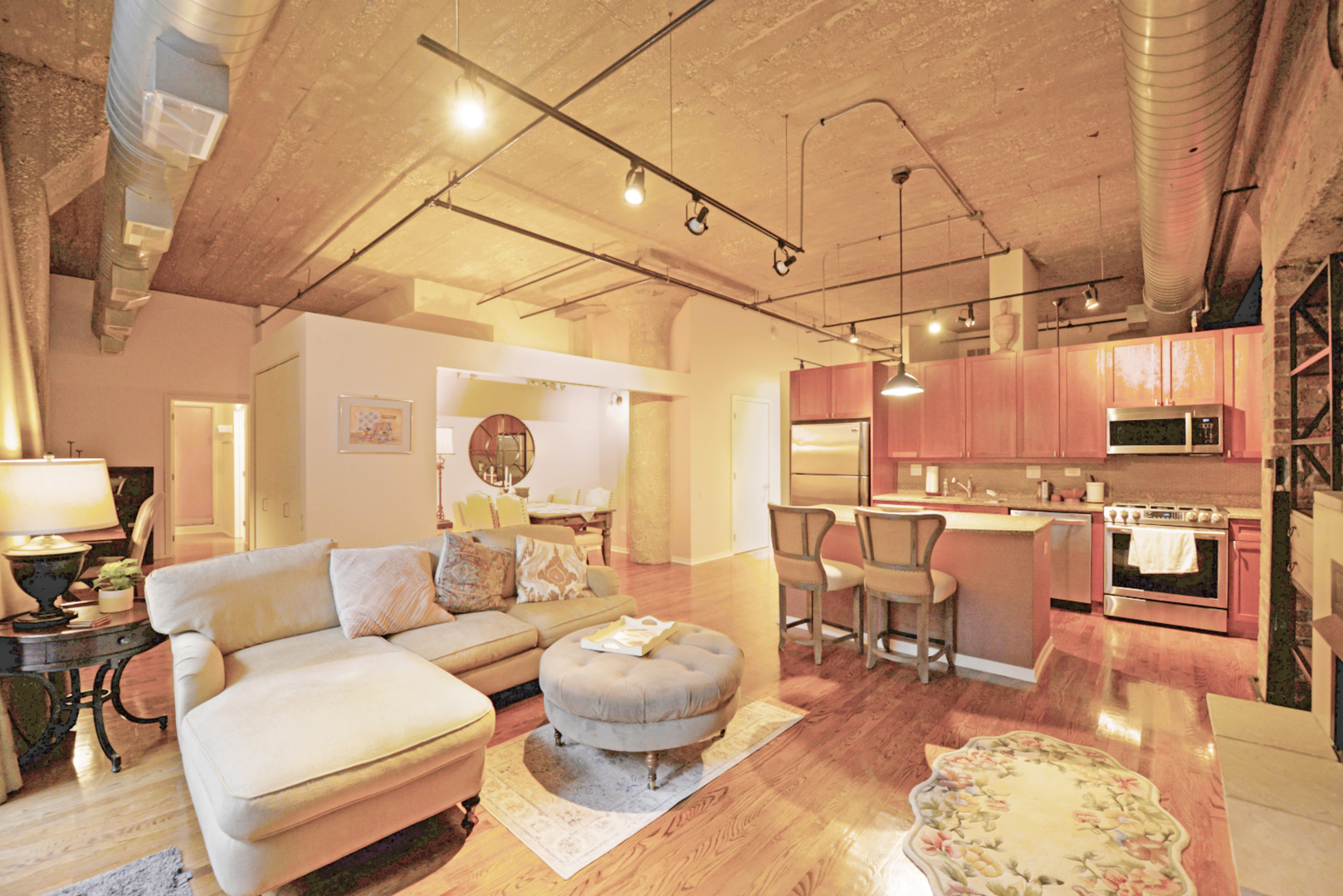 900 N KINGSBURY Street Unit: 777