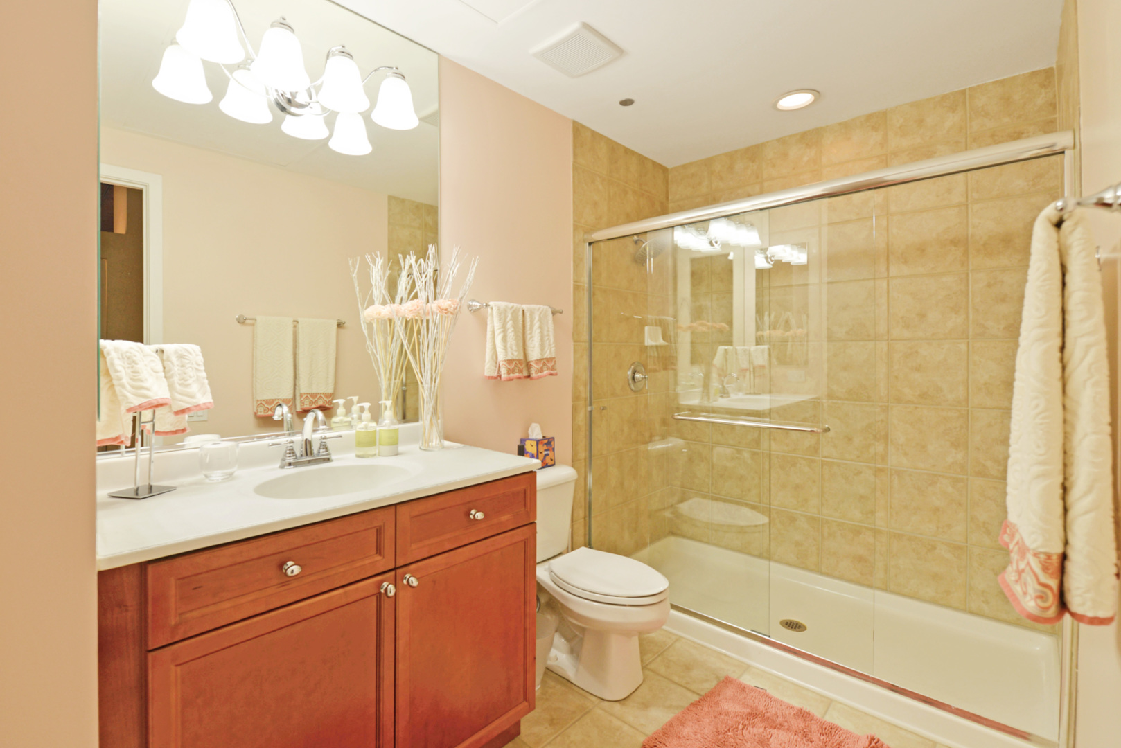 900 N KINGSBURY Street Unit: 777