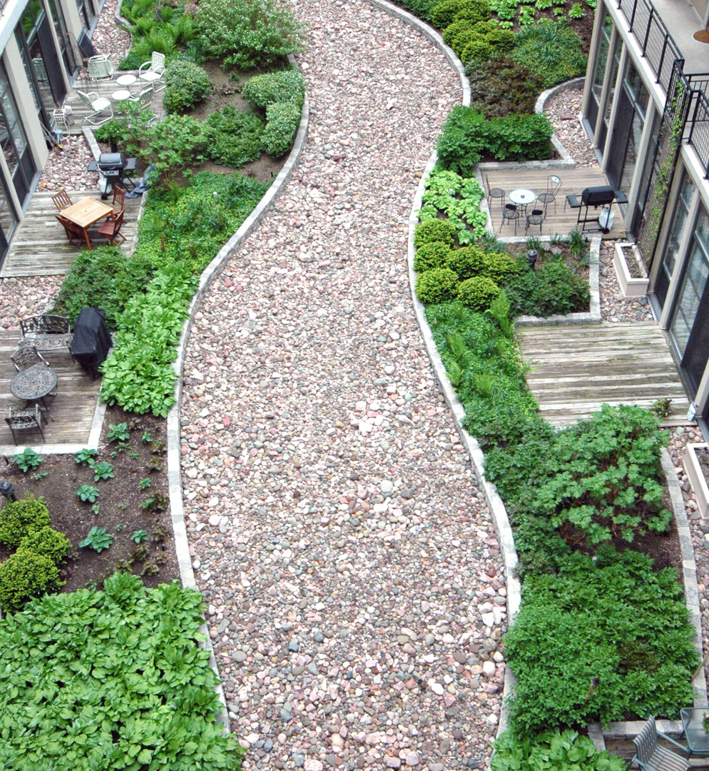 900 N KINGSBURY Street Unit: 777