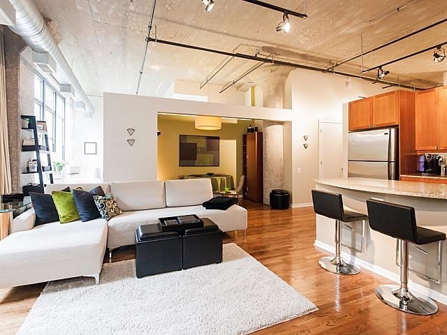 900 N KINGSBURY Street Unit: 777