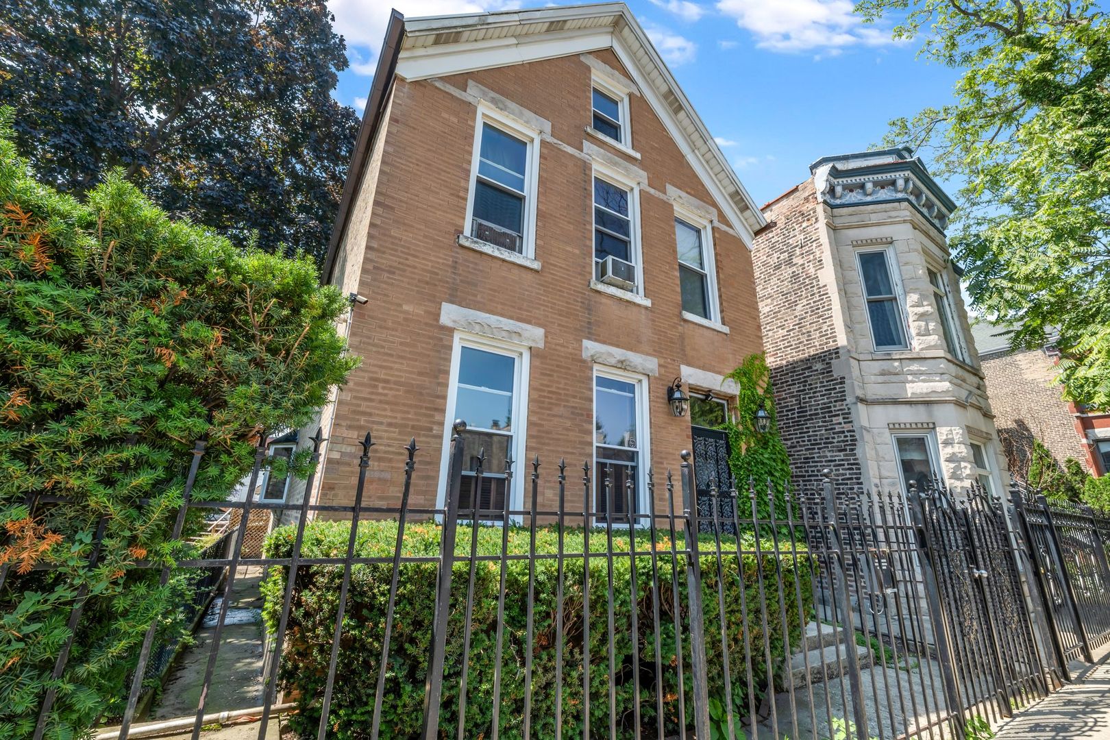 1418-22 N Elk Grove Avenue