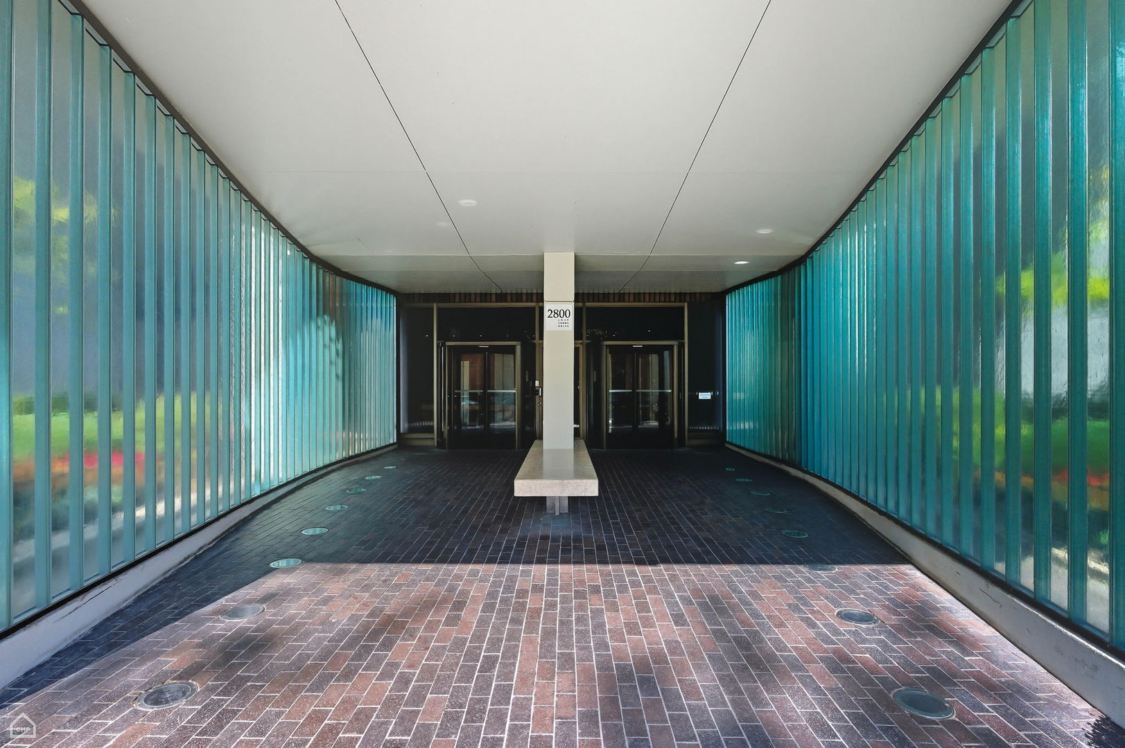 2800 N Lake Shore Drive Unit: 305