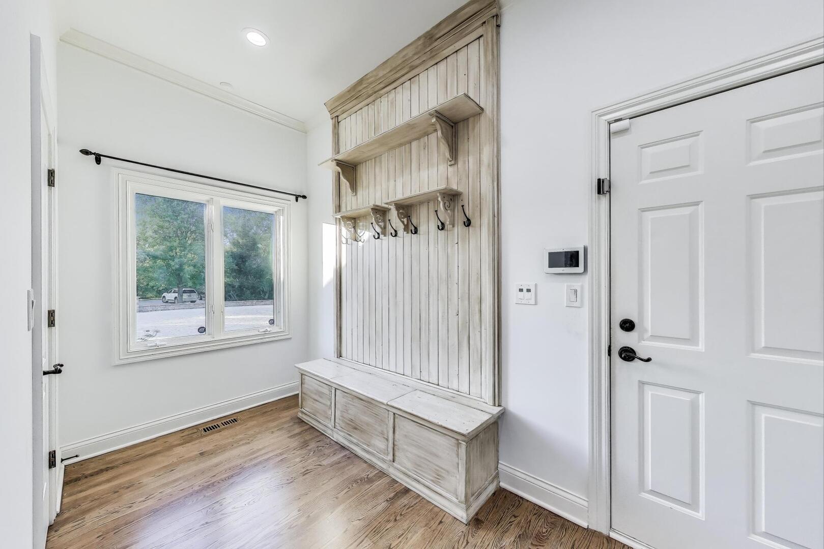 23W711 Hobson Road