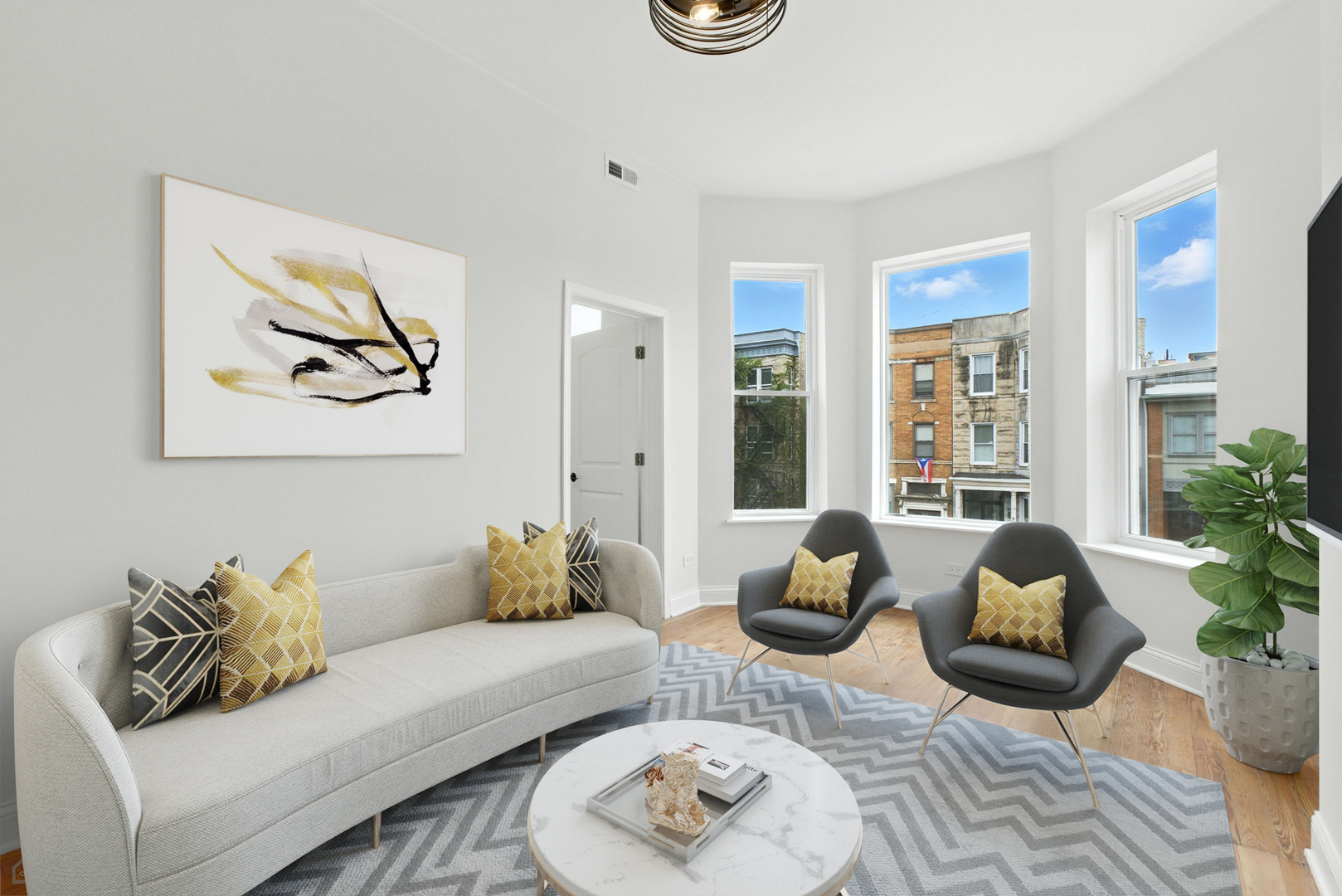 909 W Addison Street Unit: 2