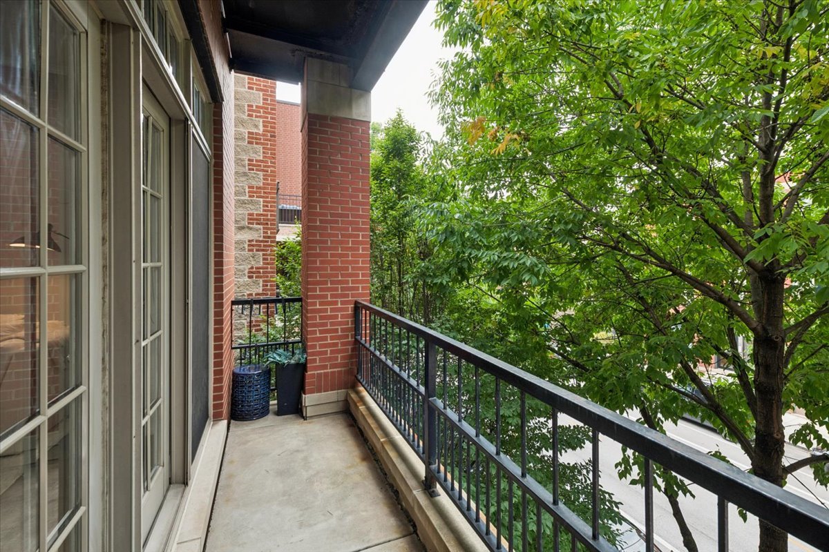 1931 N Damen Avenue Unit: 2S