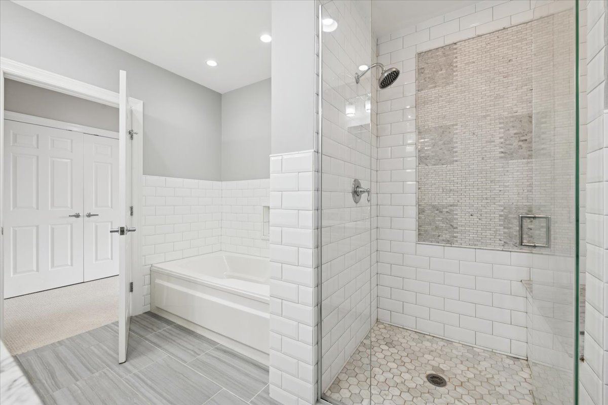 1931 N Damen Avenue Unit: 2S