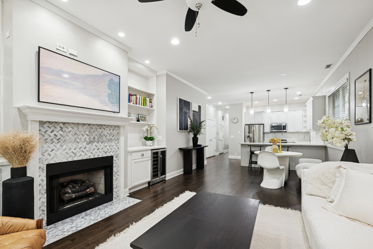1931 N Damen Avenue Unit: 2S