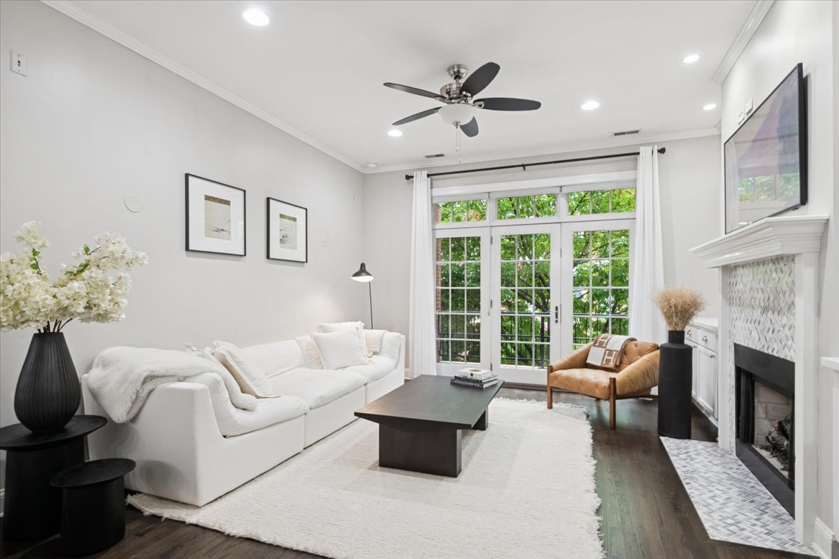 1931 N Damen Avenue Unit: 2S