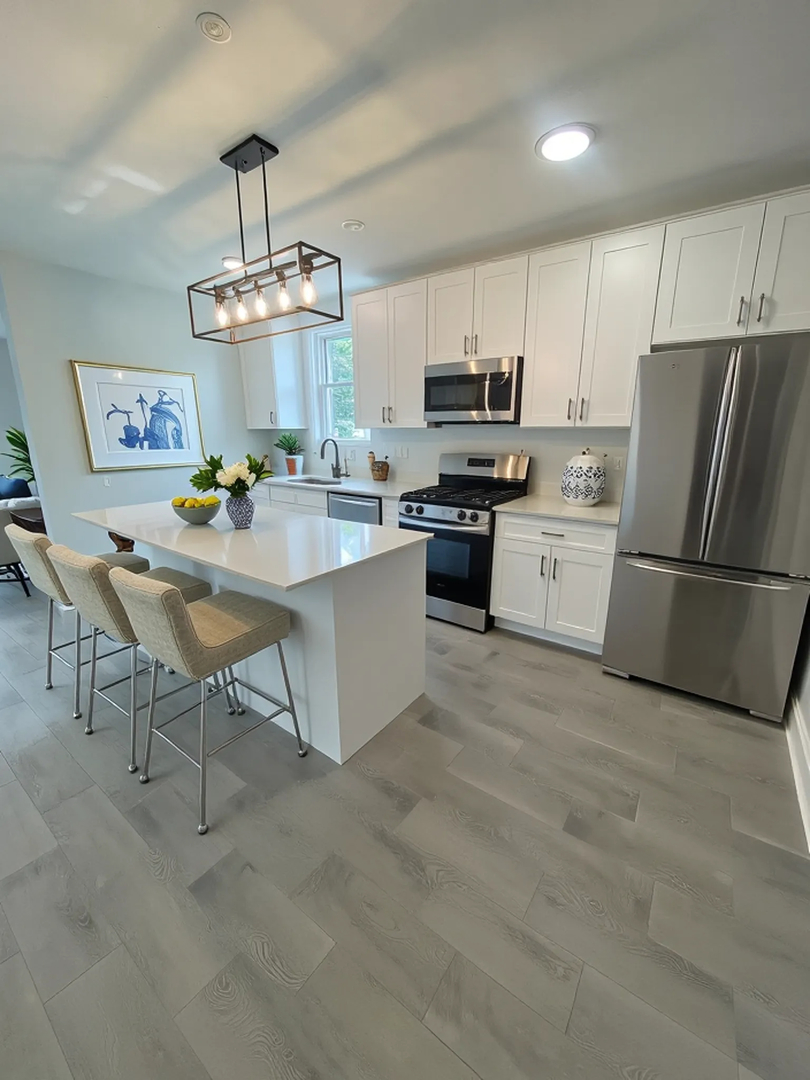 2416 N Springfield Avenue Unit: 2