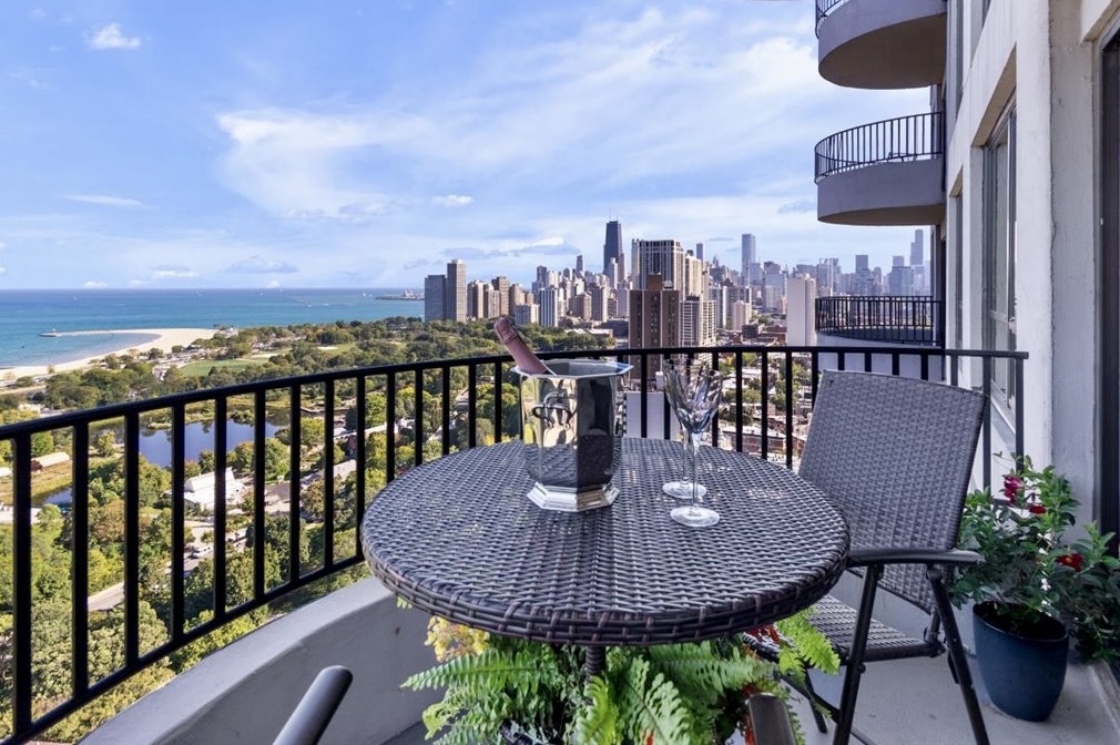 2020 N LINCOLN PARK WEST Unit: 30F