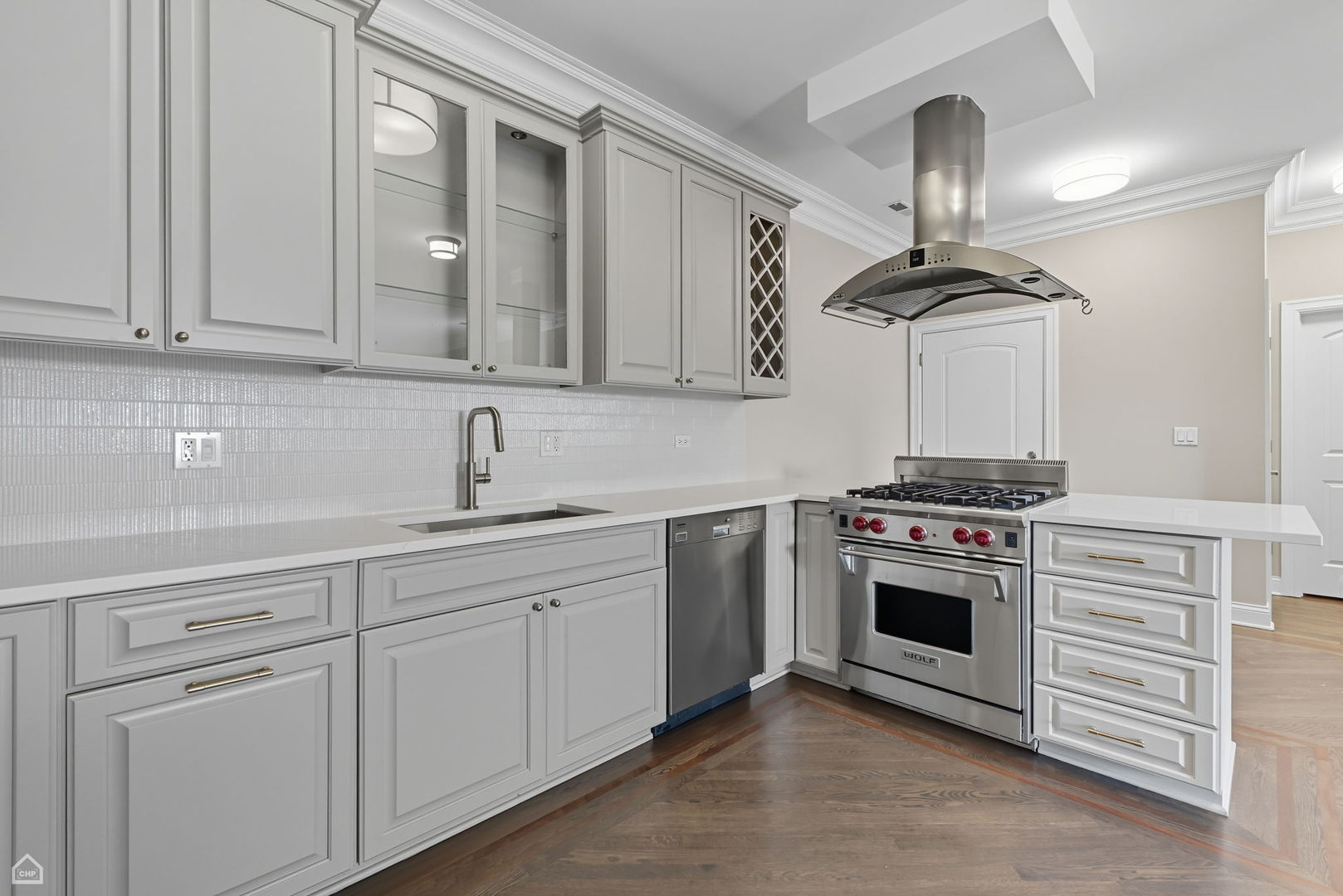 2400 W Warner Avenue Unit: 4E