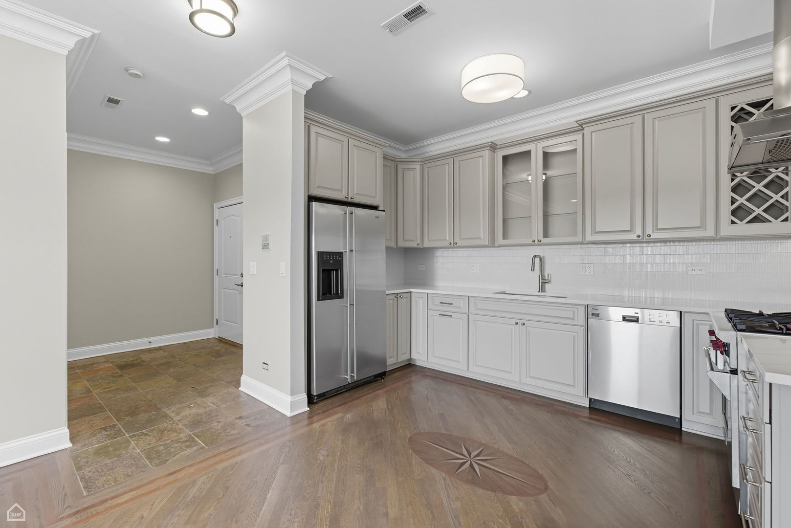2400 W Warner Avenue Unit: 4E