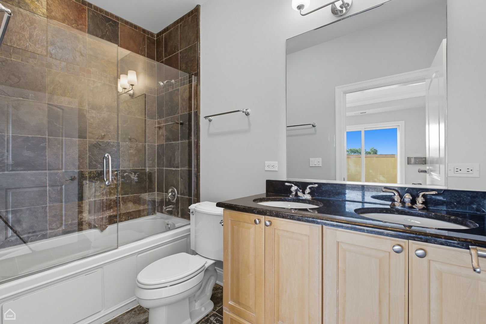 2400 W Warner Avenue Unit: 4E