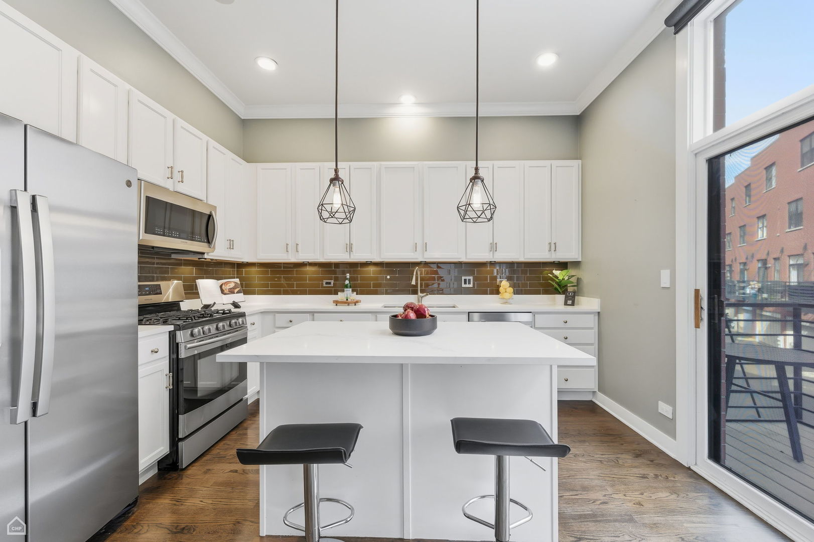 2254 W Wolfram Street