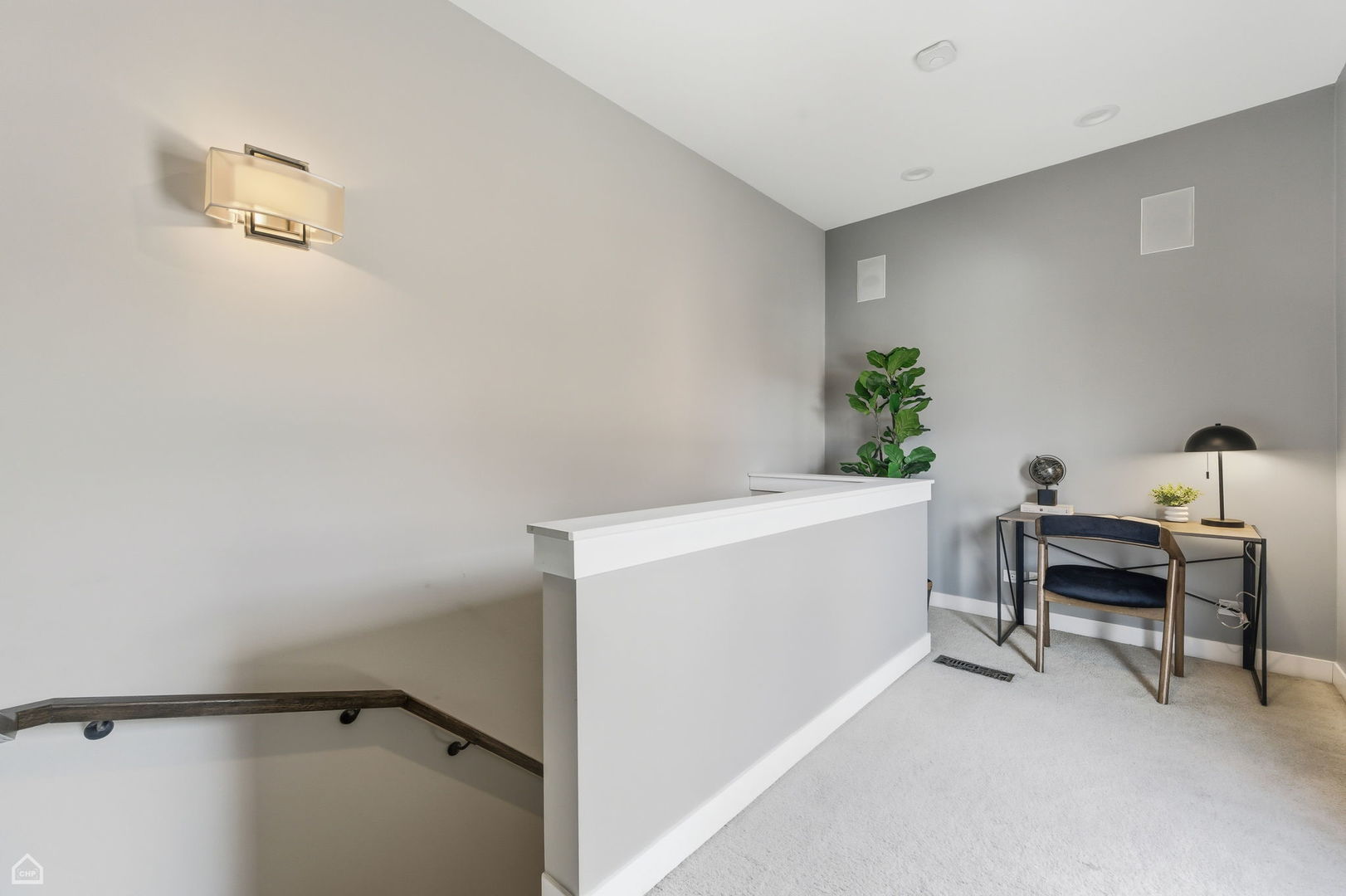 2254 W Wolfram Street