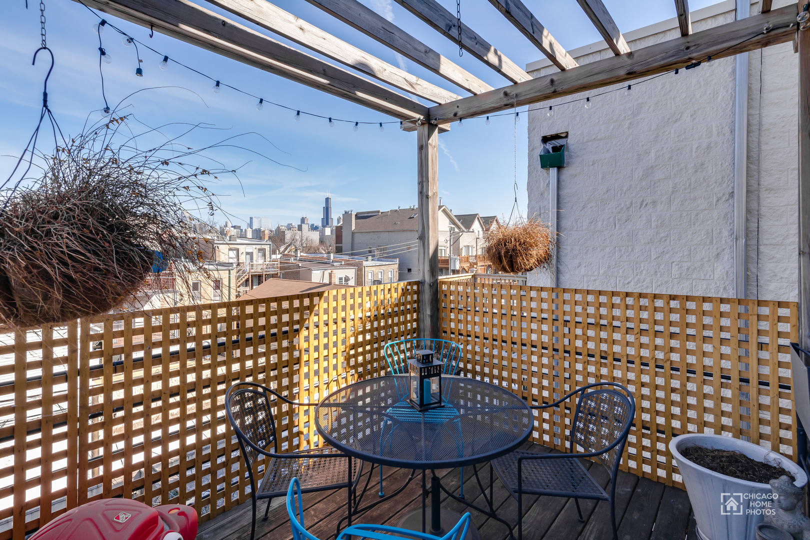 869 N Paulina Street Unit: 3
